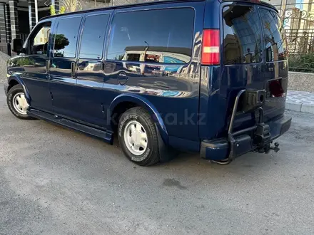 GMC Savana 2004 года за 18 000 000 тг. в Тараз – фото 2