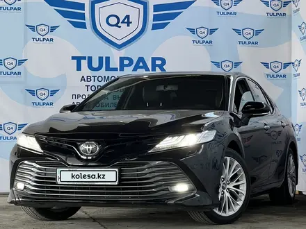 Toyota Camry 2019 года за 16 650 000 тг. в Шымкент
