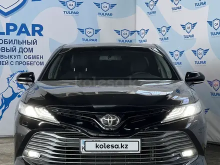 Toyota Camry 2019 года за 16 650 000 тг. в Шымкент – фото 5