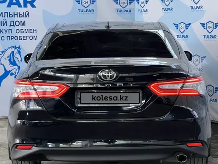 Toyota Camry 2019 года за 16 650 000 тг. в Шымкент – фото 6
