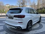 BMW X5 2021 года за 43 600 000 тг. в Алматы – фото 5