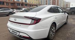 Hyundai Sonata 2021 года за 10 700 000 тг. в Астана – фото 4