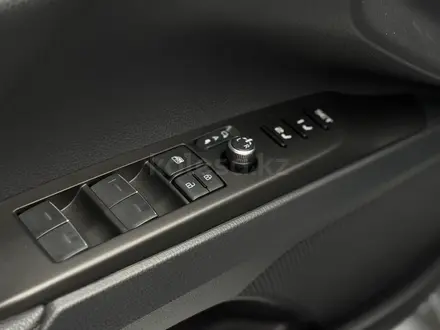 Toyota Camry 2024 года за 18 500 000 тг. в Петропавловск – фото 16