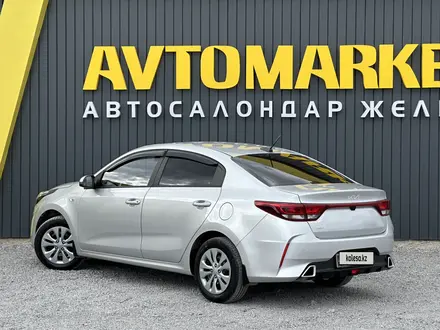 Kia Rio 2021 года за 7 490 000 тг. в Актобе – фото 3