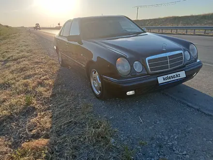 Mercedes-Benz E 280 1997 года за 3 500 000 тг. в Жосалы – фото 3