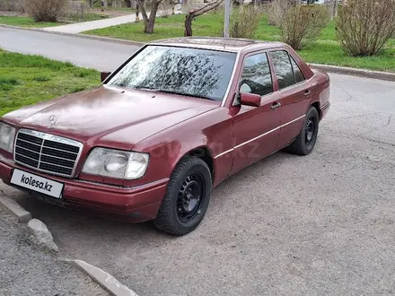 Mercedes-Benz E 220 1994 года за 1 600 000 тг. в Жетысай