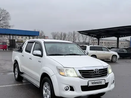 Toyota Hilux 2014 года за 9 700 000 тг. в Алматы