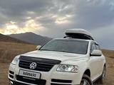 Volkswagen Touareg 2005 годаүшін5 500 000 тг. в Алматы