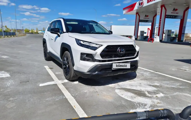 Toyota RAV4 2024 годаүшін17 300 000 тг. в Актобе