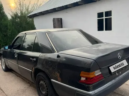 Mercedes-Benz E 200 1991 года за 550 000 тг. в Мерке – фото 5