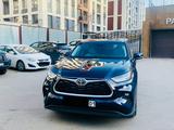 Toyota Highlander 2022 года за 22 000 000 тг. в Астана