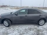Toyota Camry 2009 года за 4 000 000 тг. в Атырау – фото 2