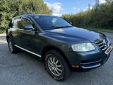 Volkswagen Touareg 2004 года за 5 100 000 тг. в Алтай – фото 5