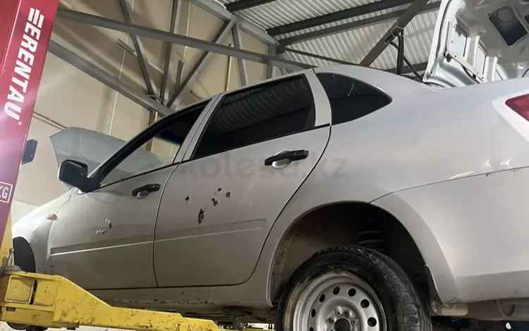 ВАЗ (Lada) Granta 2190 2013 года за 2 000 000 тг. в Атырау