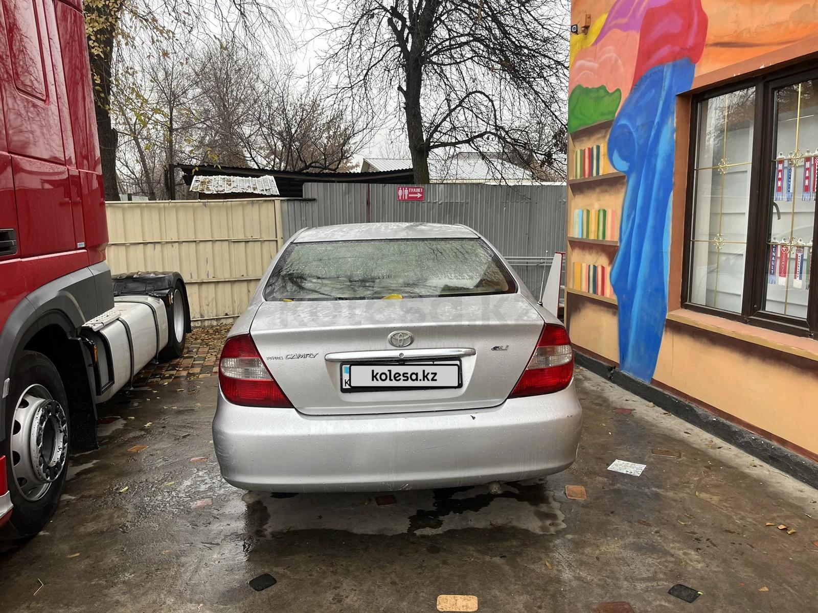 Toyota Camry 2004 г.