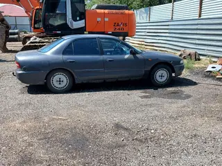 Mitsubishi Galant
