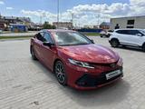 Toyota Camry 2021 года за 14 000 000 тг. в Уральск – фото 3