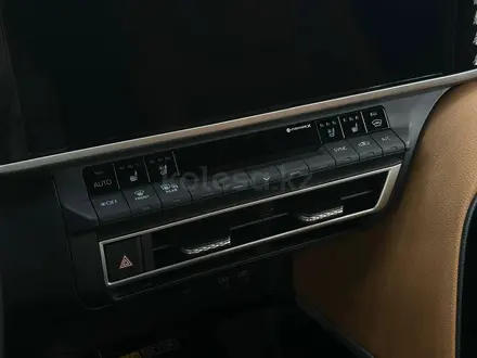 Toyota Camry Luxe 2026 года за 24 190 000 тг. в Щучинск – фото 14