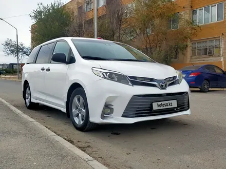 Toyota Sienna 2020 года за 15 000 000 тг. в Актау – фото 2