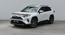 Toyota RAV4 2022 года за 15 700 000 тг. в Атырау