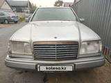 Mercedes-Benz E 200 1994 года за 650 000 тг. в Павлодар