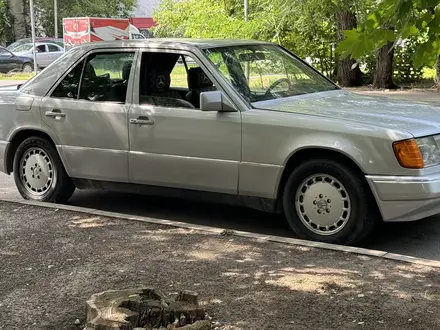 Mercedes-Benz E 230 1991 года за 1 700 000 тг. в Алматы – фото 2