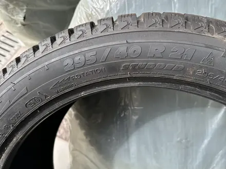 295/40/21 Michelin X — ICE NORTH зимний шипы за 550 000 тг. в Актобе – фото 2