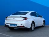 Hyundai Sonata 2021 годаfor9 820 000 тг. в Алматы – фото 3