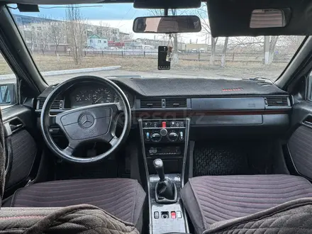 Mercedes-Benz E 200 1996 года за 1 300 000 тг. в Караганда – фото 13