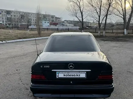 Mercedes-Benz E 200 1996 года за 1 300 000 тг. в Караганда – фото 8