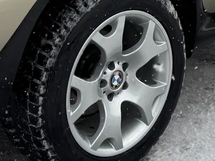 Шины и диски BMW X5 285/45R19 и 255/50R19 за 500 000 тг. в Астана – фото 2