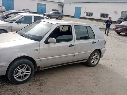 Volkswagen Golf 1996 года за 900 000 тг. в Актобе – фото 3