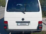 Volkswagen Caravelle 1995 года за 3 800 000 тг. в Костанай – фото 2