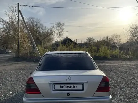 Mercedes-Benz C 220 1994 года за 1 900 000 тг. в Караганда – фото 4