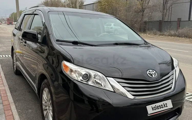 Toyota Sienna 2014 годаfor11 500 000 тг. в Алматы