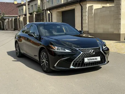 Lexus ES 250 2023 года за 24 200 000 тг. в Астана