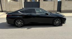 Lexus ES 250 2023 года за 24 500 000 тг. в Астана – фото 2