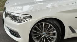 BMW 540 2018 года за 21 500 000 тг. в Алматы – фото 3