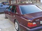 Mercedes-Benz E 200 1992 года за 1 713 361 тг. в Айтеке би – фото 5