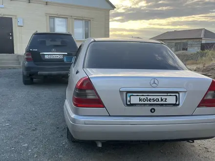 Mercedes-Benz C 180 1996 года за 2 650 000 тг. в Жезказган – фото 2