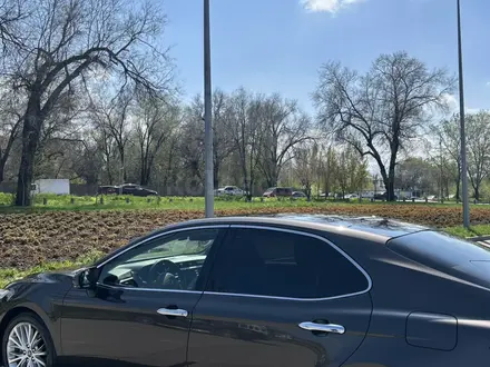 Toyota Camry 2019 года за 14 200 000 тг. в Алматы – фото 6