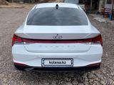 Hyundai Elantra 2021 года за 11 000 000 тг. в Шымкент – фото 3
