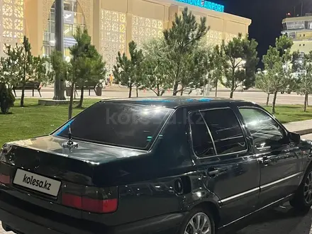 Volkswagen Vento 1995 года за 1 550 000 тг. в Туркестан – фото 2