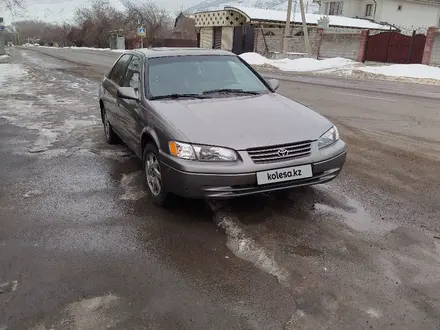 Toyota Camry 1998 года за 3 000 000 тг. в Алматы