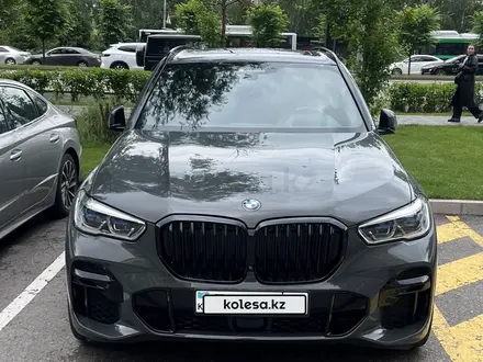 BMW X5 2022 года за 40 000 000 тг. в Алматы