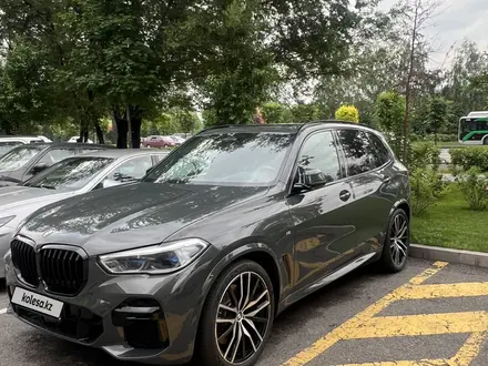 BMW X5 2022 года за 40 000 000 тг. в Алматы – фото 2