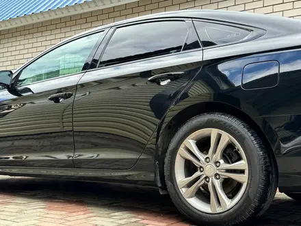 Hyundai Sonata 2018 года за 8 000 000 тг. в Актобе – фото 23