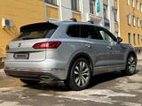 Volkswagen Touareg 2018 года за 25 999 000 тг. в Алматы – фото 3