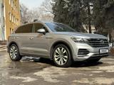 Volkswagen Touareg 2018 года за 25 999 000 тг. в Алматы – фото 5