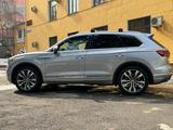 Volkswagen Touareg 2018 года за 25 999 000 тг. в Алматы – фото 2